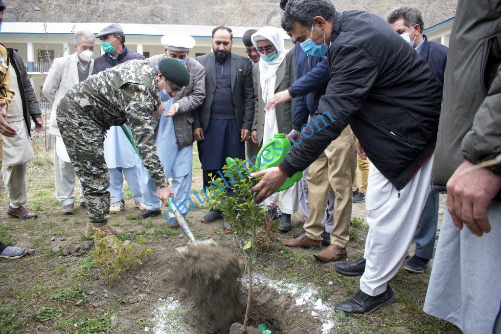 Lieutenant Colonel Mohammad Ilyas Commander 141 Wing Chitral Scouts planting a tree scaled