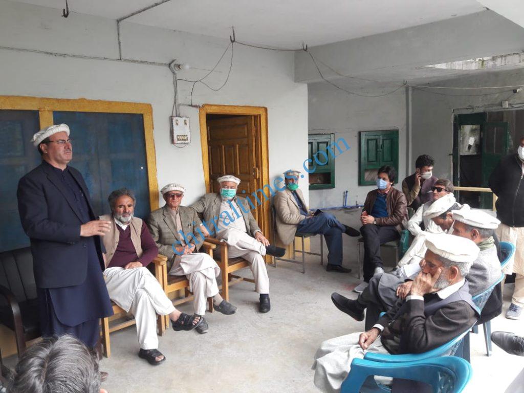 Chitral Times - The voice of Chitral | سابق وزیراعظم ذوالفقار علی بھٹوکی بیالیسویں برسی کے موقع پر چترال کے مرکزی آفس میں پروگرام کا انعقاد ppp chitral barsi saleem khan