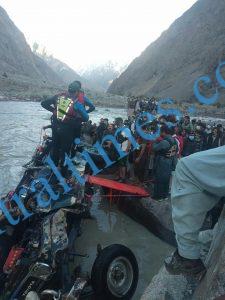 chitral a vehicle plunged into river in Yarkhoon valley while crossing Onawoch bridge resulting nine persons died including two women. pic by Saif ur Rehman Aziz 9