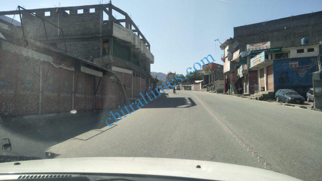 Chitral Times - The voice of Chitral | اپر چترال میں کورونا ٹیسٹ کے مثبت آنے کی شرح لوئر چترال سے دوگنا ریکارڈ chitral bazar lockdown