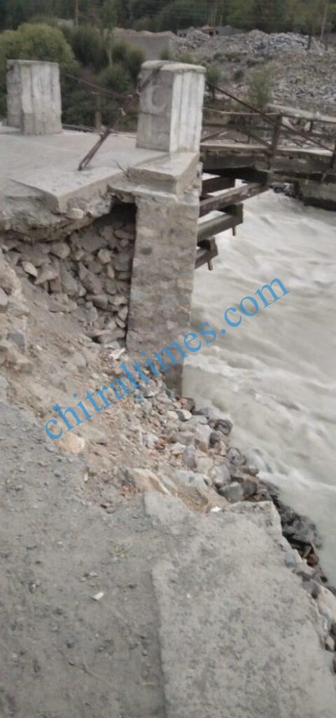 chitraltimes broke laspur bridge2