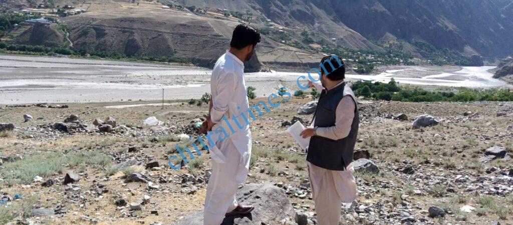 Chitral Times - The voice of Chitral | چترال اکنامک زون میں چترال کے لوگ ذیادہ سے زیادہ پلاٹ حاصل کرکے انڈسٹری لگائیں۔ سرتاج احمد chitraltimes chitral economic zone site gang