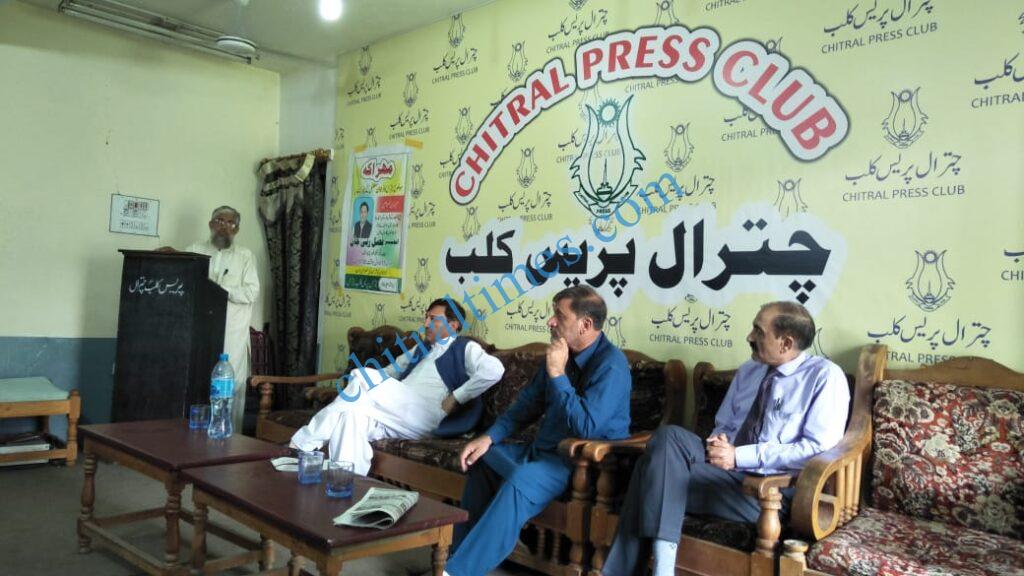 Chitral Times - The voice of Chitral | نوجوان نسل نوکری کو فوقیت دینے کا وطیرہ ترک کرکے کاروبارسےاپنی دنیا آپ پیداکریں۔انجینئرفضل ربی chitraltimes eng fazal rabi press club mahraka speech1