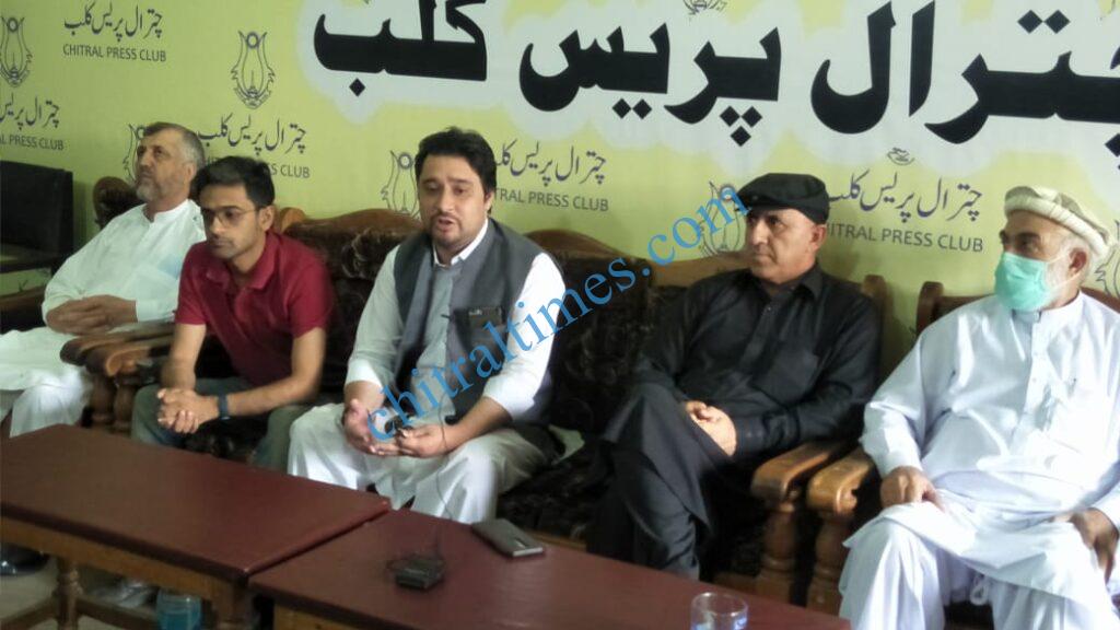 Chitral Times - The voice of Chitral | چترال اکنامک زون میں چترال کے لوگ ذیادہ سے زیادہ پلاٹ حاصل کرکے انڈسٹری لگائیں۔ سرتاج احمد chitraltimes fpcci coordinator sartaj ahmad kpez press confrence ihtisham