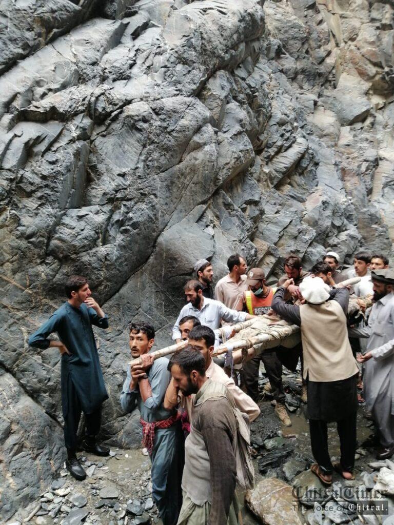 chitraltimes forest guard injured during duty rescued by 1122 chitral