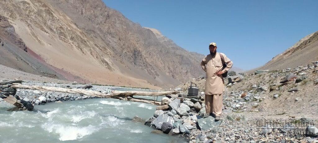Chitral Times - The voice of Chitral | سطح سمندر سے 11700 فٹ کی بلندی پر واقع گولین چراگاہ میں کورونا سے بچاؤ کی ویکسنیشن chitraltimes golen pasture 4