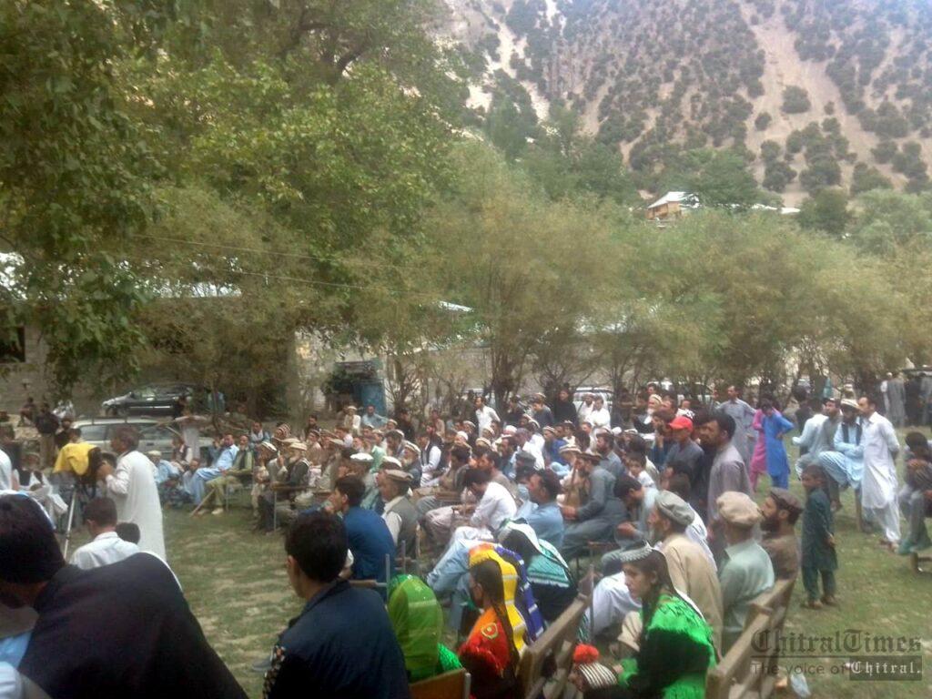 chitraltimes kalash valley protest against delay road construction2