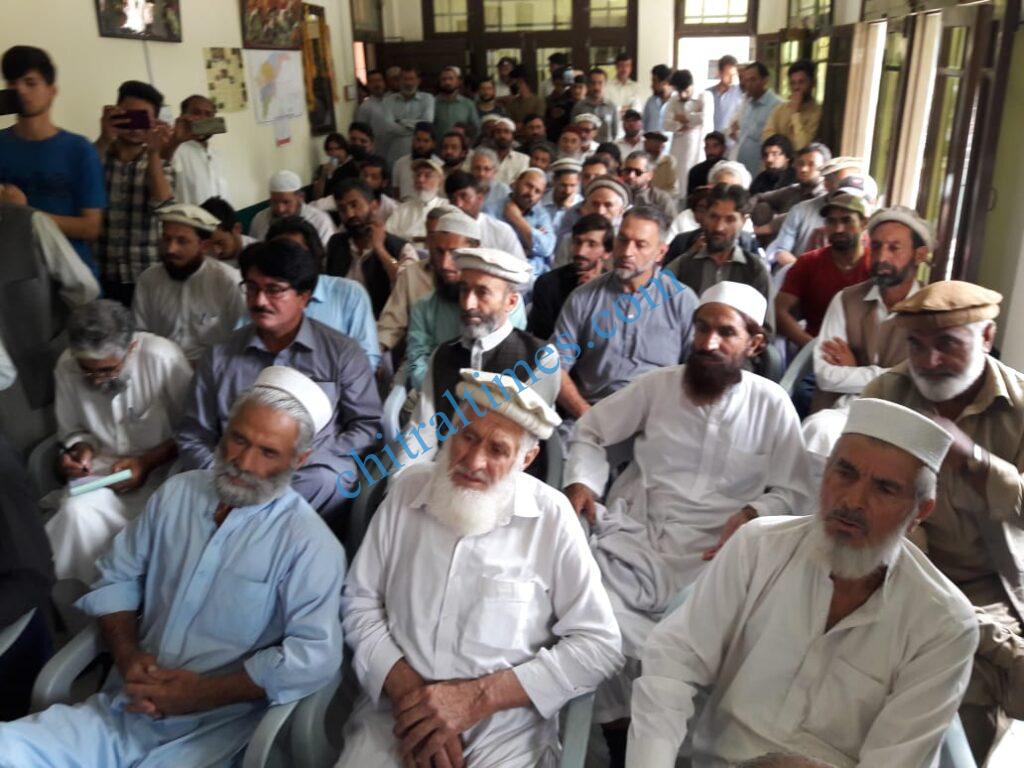 Chitral Times - The voice of Chitral | کالاش ویلی روڈ پر کام شروع کرنے میں غیر معمولی تاخیر پر ایون میں احتجاجی مظاہرہ chitraltimes kalash valley road protest rally3
