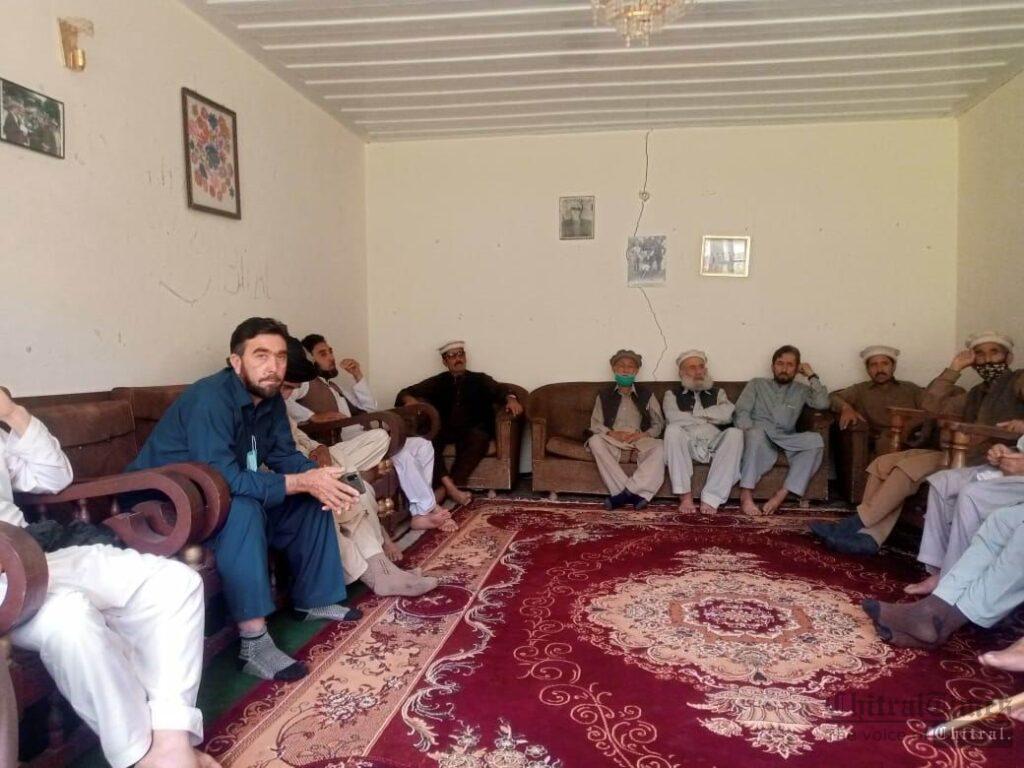 Chitral Times - The voice of Chitral | استارو پل اور تورکہوروڈ پرکام کی سست روی کےخلاف بھرپوراحتجاج کافیصلہ chitraltimes torkhow bridge and road 5