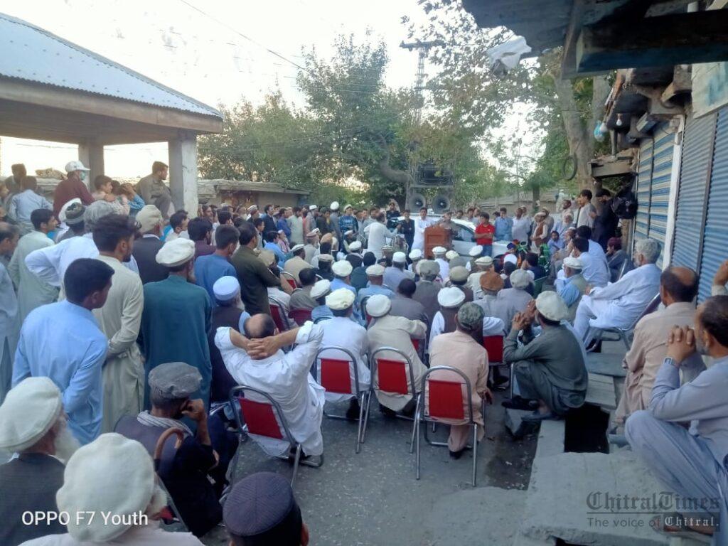 Chitral Times - The voice of Chitral | کالاش ویلیز روڈ کی تعمیر میں غیرمعمولی تاخیر کےخلاف ایون میں احتجاجی مظاہرہ chitraltimes kalash valley protest against delay in road construction