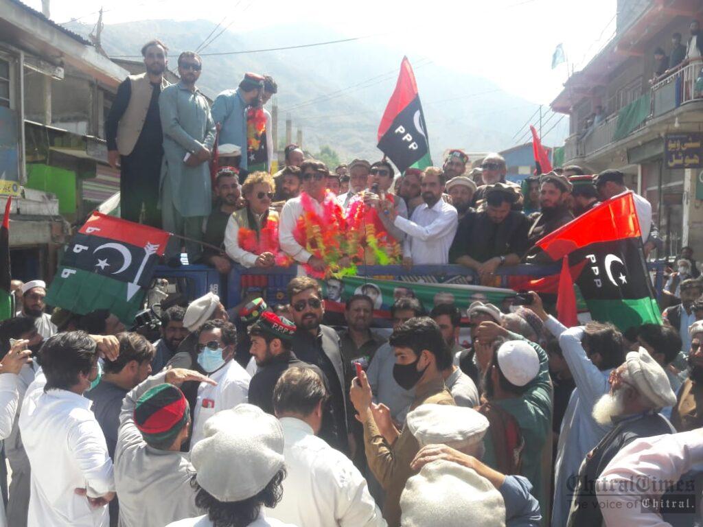 Chitral Times - The voice of Chitral | فرقہ ورانہ اورذات پات و برادری کی بنیادوں پرتقسیم شدہ چترال کو یکجا اورمتحد کرکے رہوںگا۔انجینئر فضل ربی chitraltimes ppp chitral meeting7