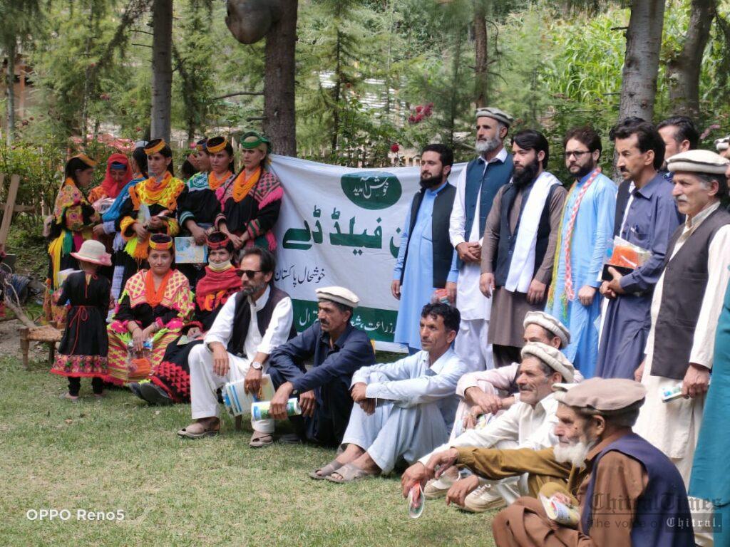 Chitral Times - The voice of Chitral | کالاش ویلی میں محکمہ زراعت توسی کے زیراہتمام کسانوں کیلئے اگہی پروگرام کا انعقاد chitraltimes agri program kalash valley bumburate