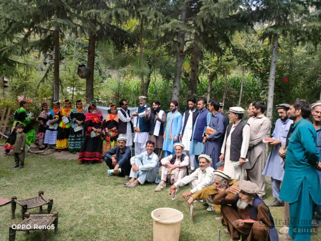 Chitral Times - The voice of Chitral | کالاش ویلی میں محکمہ زراعت توسی کے زیراہتمام کسانوں کیلئے اگہی پروگرام کا انعقاد chitraltimes agri program kalash valley bumburate3