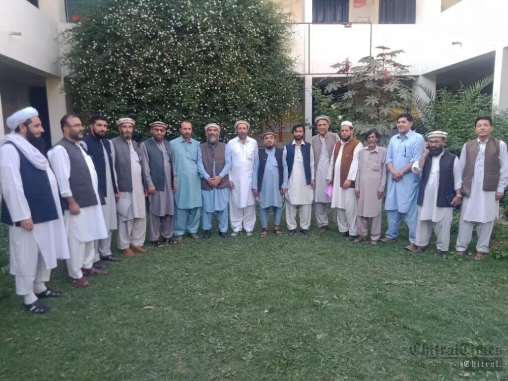 Chitral Times - The voice of Chitral | اپرچترال کے چند ملازمین بائیفرکیشن کو علاقائیت کا رنگ دیکرعوام کو گمراہ کررہے ہیں۔ اگیکا چترال لوئر chitraltimes all employes coordiantion meeting2