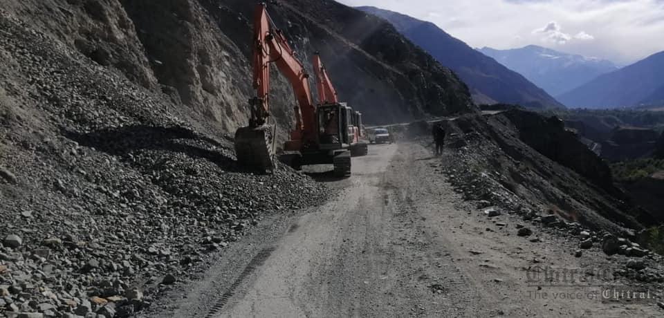 chitraltimes chitral mastuj shandur road construction work in progress21
