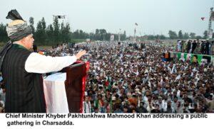 chitraltimes cm kpk mahmood khan addressing a public gathering in Charsada