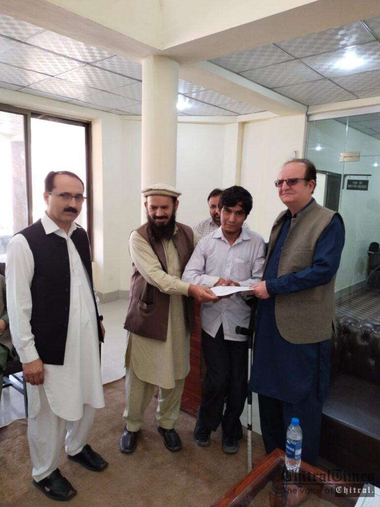 Chitral Times - The voice of Chitral | گلگت بلتستان کے پوزیشن ہولڈر طلبہ وطالبات کیلئے تقریب تقسیم انعامات chitraltimes gilgit colleges 5