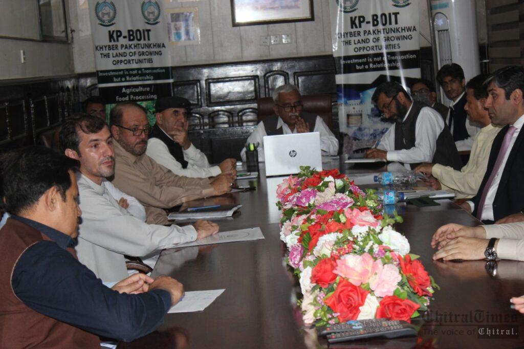 chitraltimes sartaj fpcci meeting with minister hakim2
