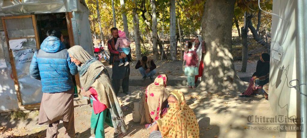 Chitral Times - The voice of Chitral | نادرا آفس اپر چترال میں عوام کی بے بسی اورحکمرانوں کی بے حسی ۔ ذاکر زخمی بونی اپر چترال chitraltimes nadra office booni upper chitral2