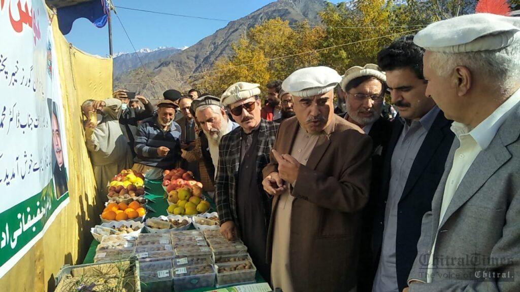 chitraltimes shah farman visit drosh jinjirate chitral 11