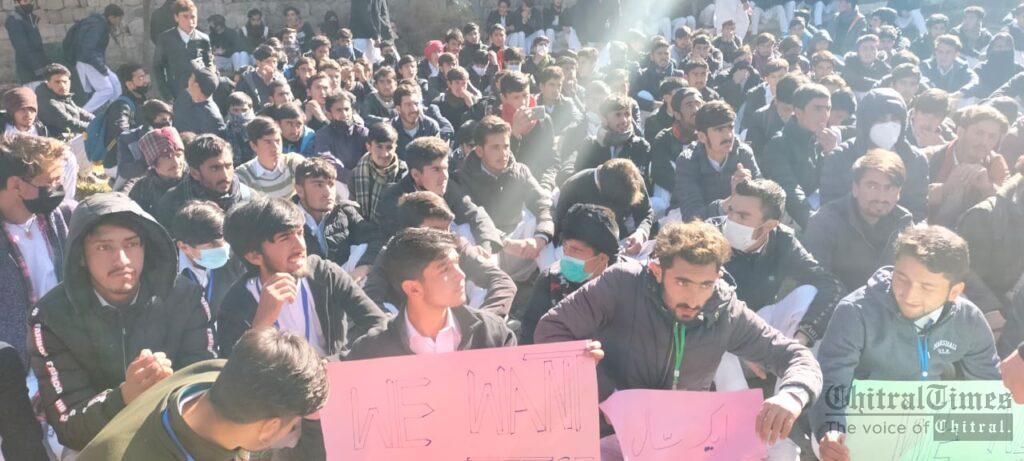 chitraltimes students of govt college booni protest upper chitral 6