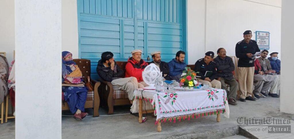Chitral Times - The voice of Chitral | ڈپٹی کمشنر اپر چترال کا لائن ڈیپارٹمنٹس کے سربراہان کے ساتھ مستوج اور پرواک میں کھلی کچہری کا انعقاد mastuj parwak khule kacheri2