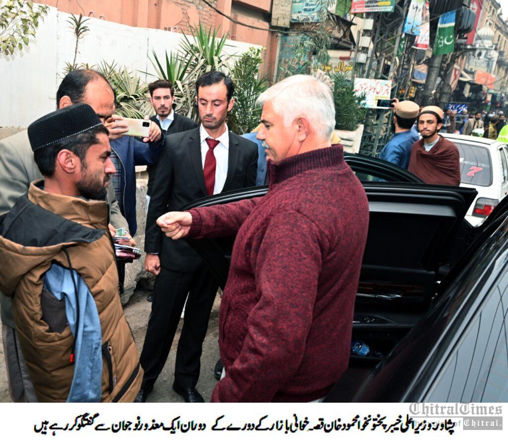 chitraltimes Chief Minister Khyber Pakhtunkhwa Mahmood Khan visit diffrent office 3