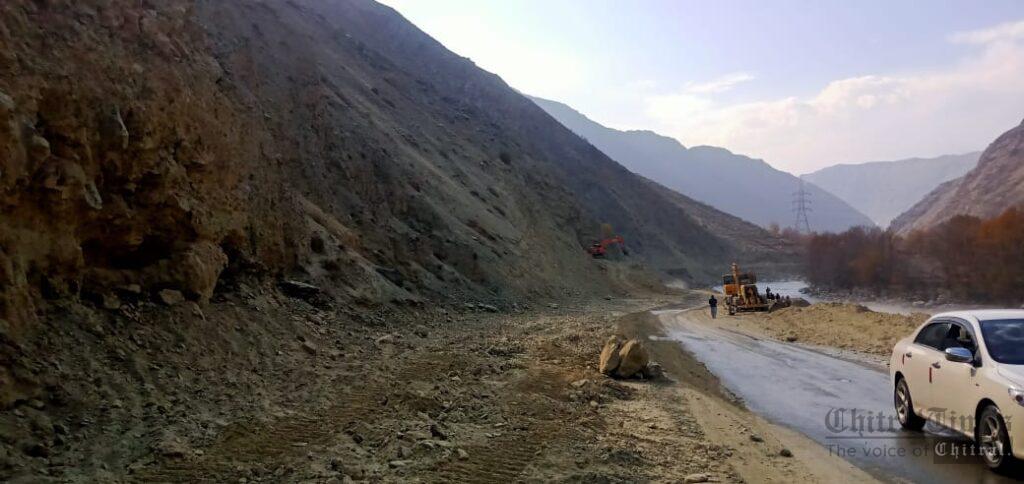 chitraltimes chitral shandur road construction 1