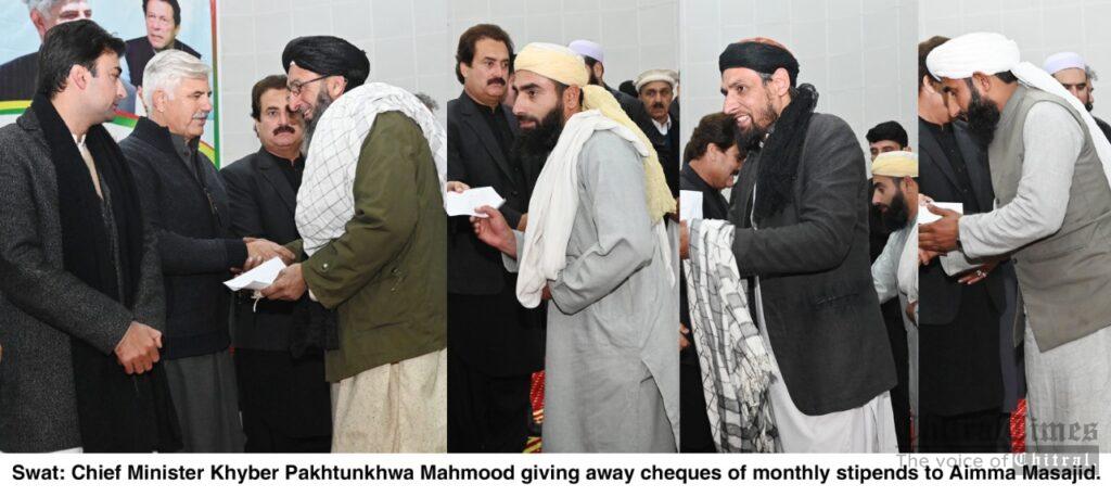 chitraltimes Chief Minister Khyber Pakhtunkhwa Mahmood Khan and murad saeed distributing Aima stipends cheque in swat