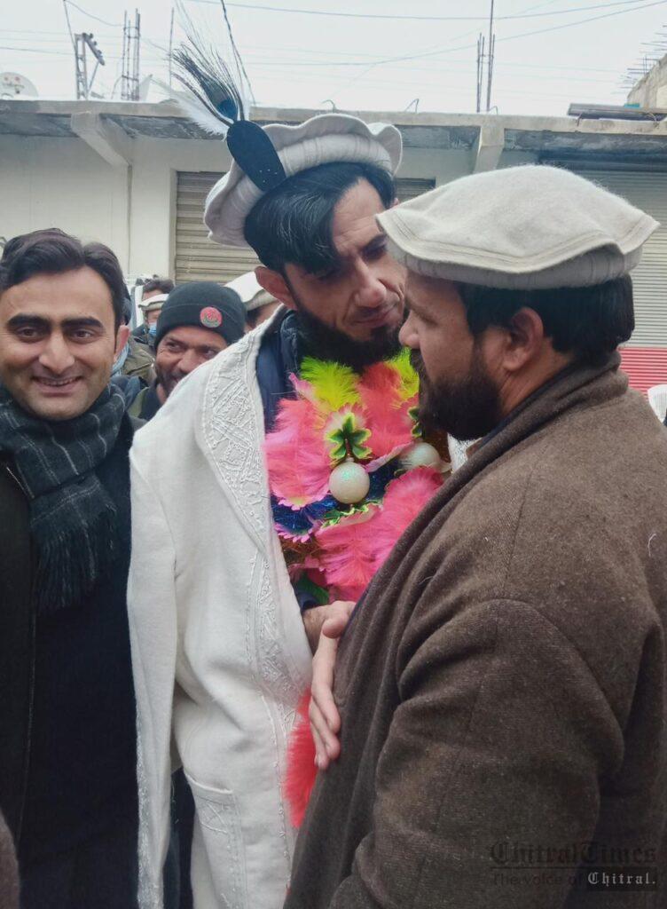 Chitral Times - The voice of Chitral | ڈپٹی کمشنر اپر چترال محمد علی کیلئے اپر چترال کے عوام کی طرف سے الوداعی پارٹی chitraltimes dc upper chitral farewell party4