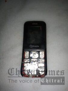 chitraltimes mobile set blost and child wounded 2