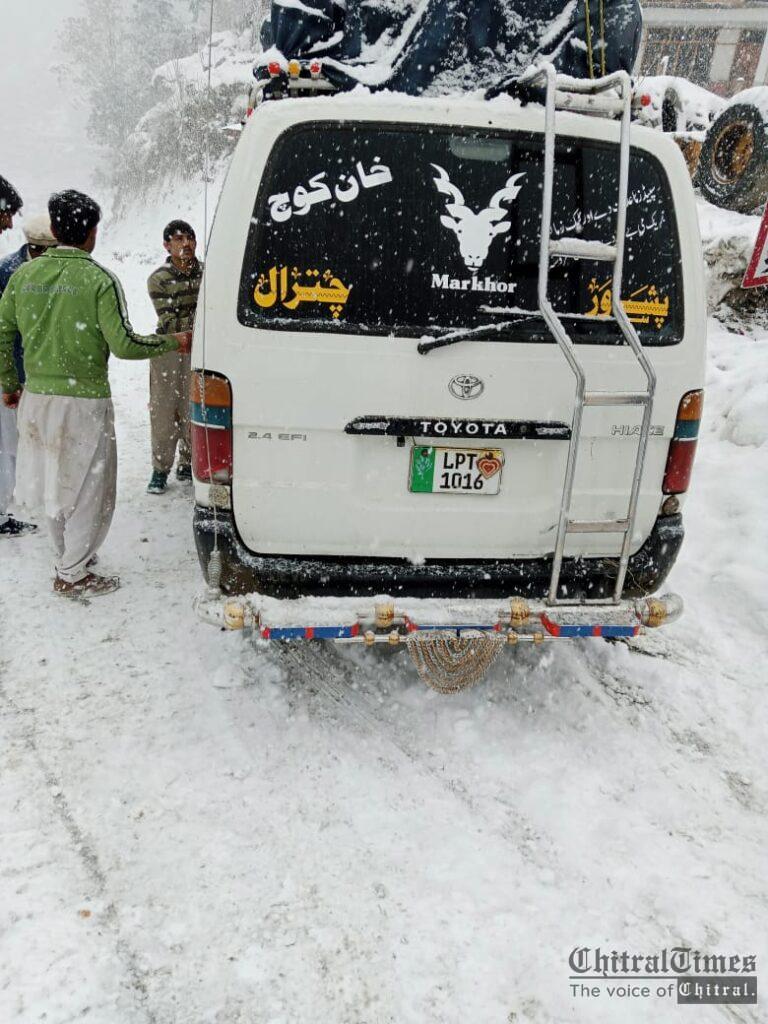 chitraltimes snow fall lowari approach road ashirate2