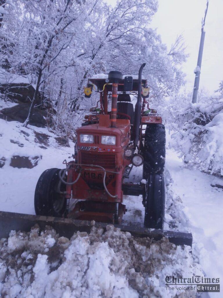 chitraltimes upper chitral CWs road cleared snow 3