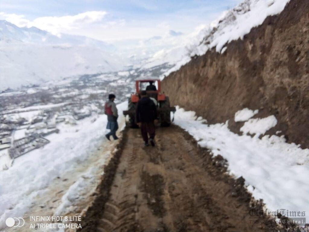 chitraltimes upper chitral CWs road cleared snow 6