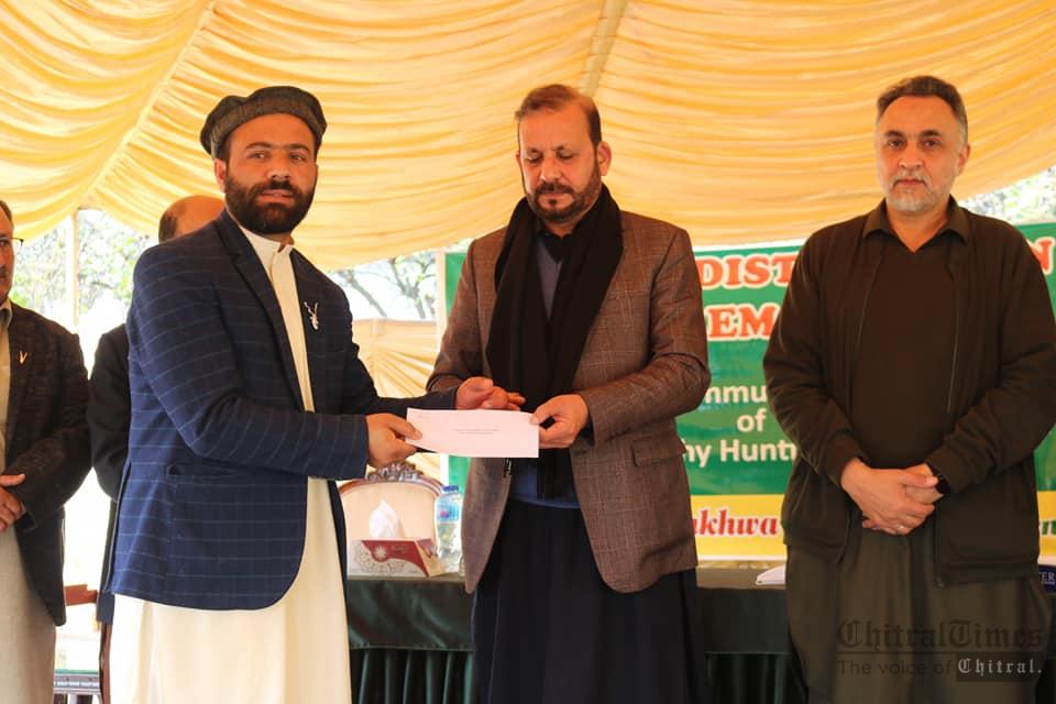 chitraltimes markhor trophy hunting cheques distributed chitral3