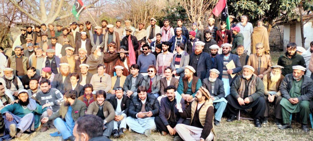 Chitral Times - The voice of Chitral | پیپلز پارٹی لویر چترال کی دو مختلف مقامات پراجلاس ،متعدد افراد خاندان سمیت پارٹی میں شامل ہوۓ chitraltimes ppp ghairate vc meeting