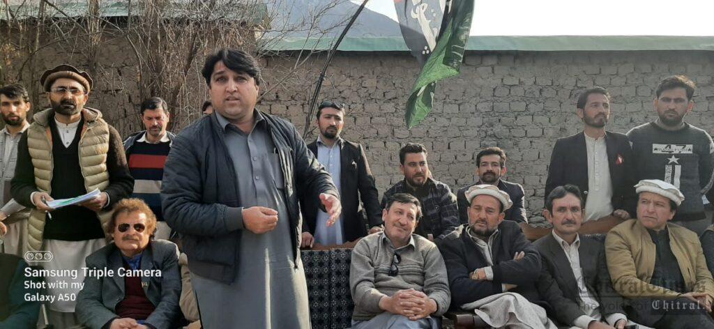 Chitral Times - The voice of Chitral | پیپلز پارٹی لویر چترال کی دو مختلف مقامات پراجلاس ،متعدد افراد خاندان سمیت پارٹی میں شامل ہوۓ chitraltimes ppp ghairate vc meeting2