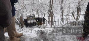 chitraltimes rescue 1122 snow clearing upper chitral suzuki slip