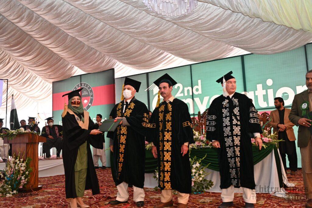 Chitral Times - The voice of Chitral | سوات یونیورسٹی کانوکیشن - تحریر : زار ولی زاہد chitraltimes swat university convocation cm chief guest1