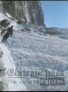 garam chashma road blocked due to snow avalanches 2