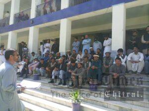 chitraltimes university of chitral employees protest1