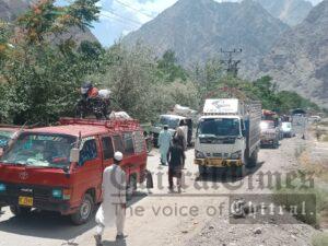chitraltimes mastuj shandur road blocked by protest against loadsheeding upper chitral 10
