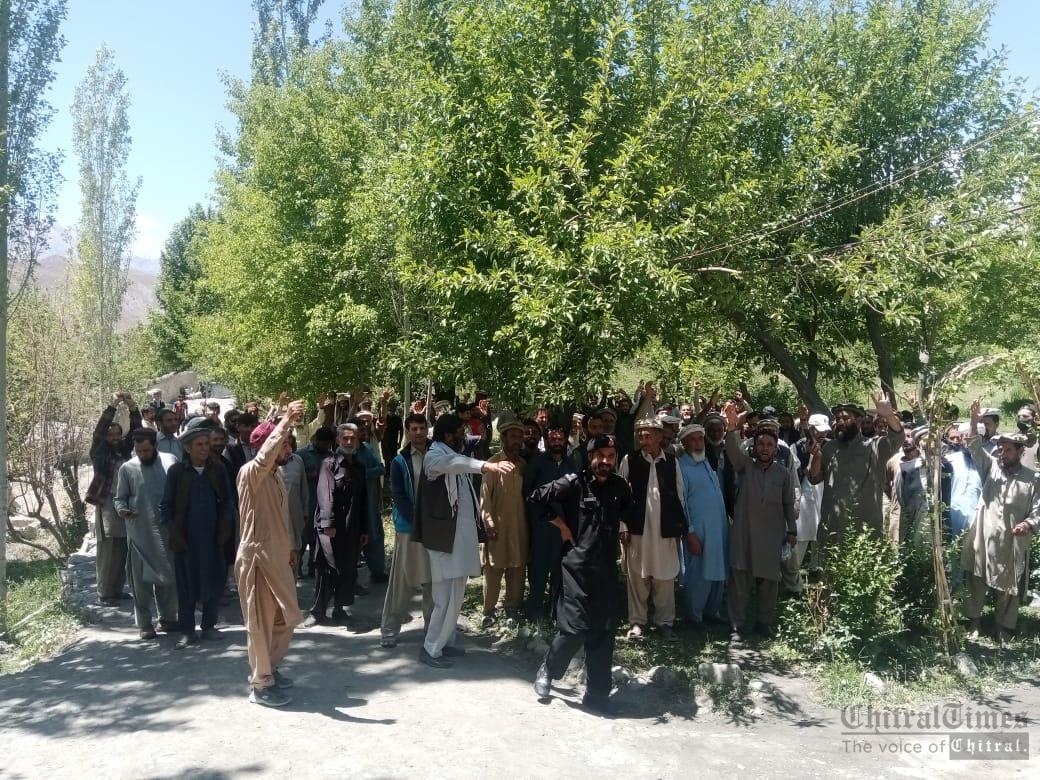 chitraltimes mulkhow protest against loadsheeding upper chitral