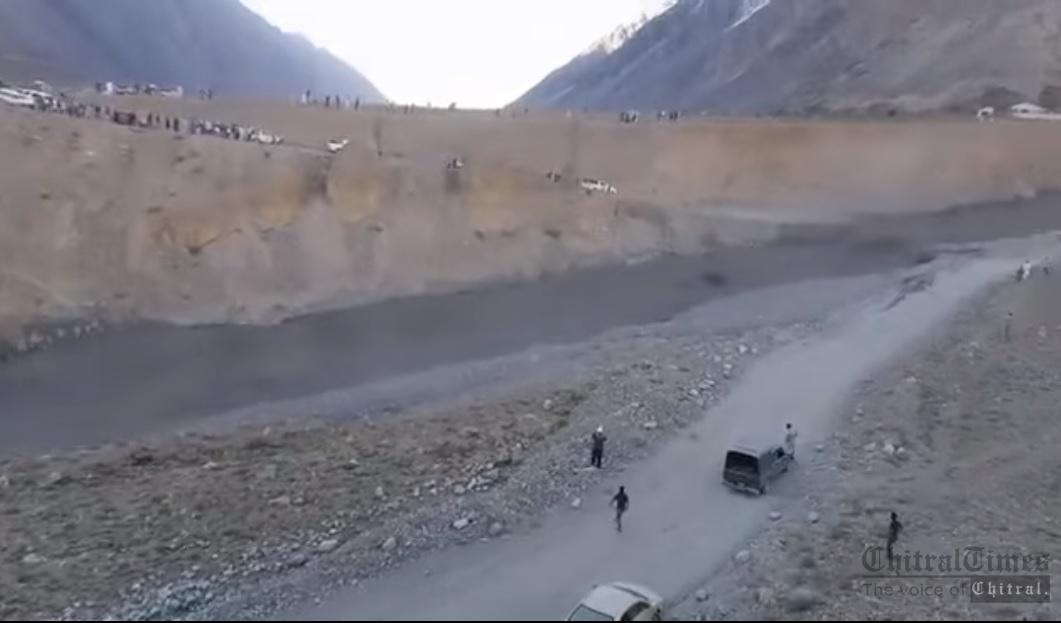 chitraltimes chitral shandur road blocked in herchin due to flood