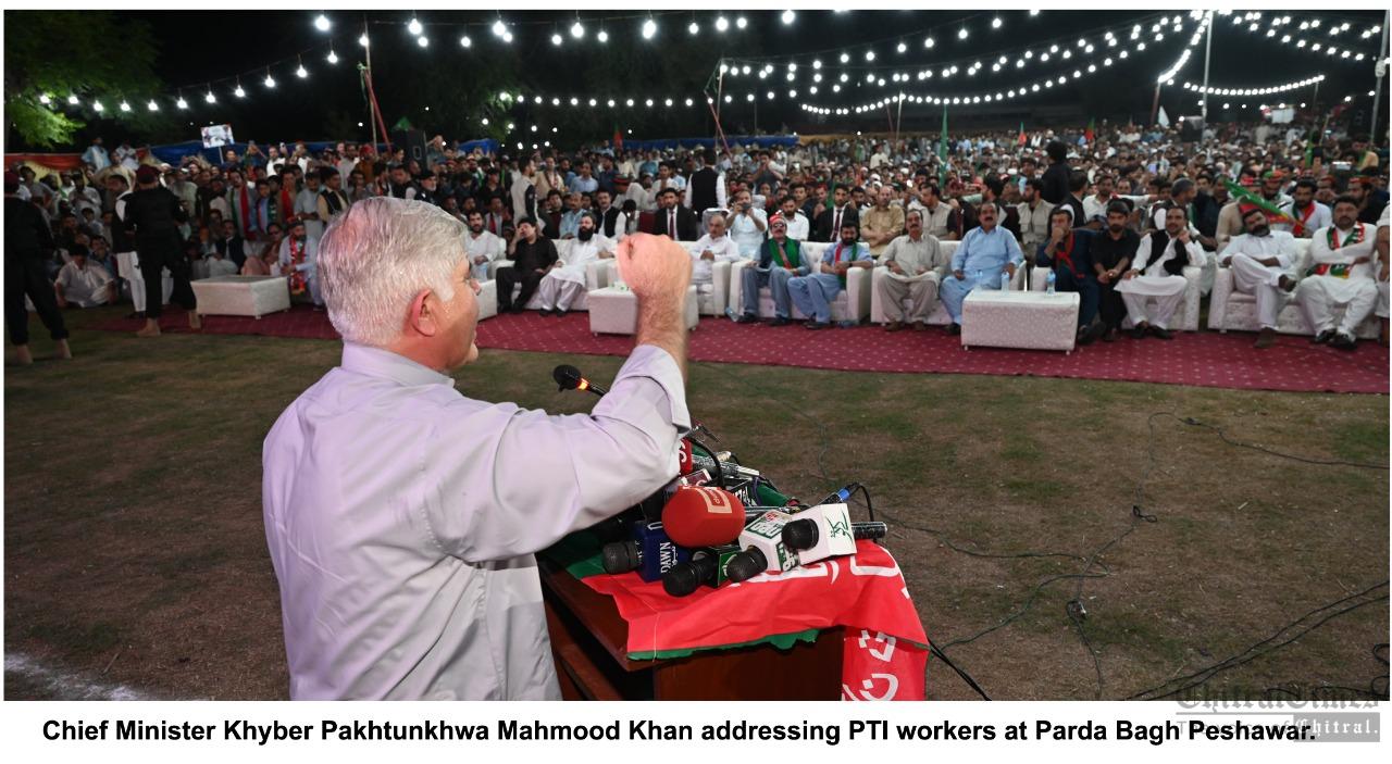 chitraltimes cm kpk addressing pti workers at peshawar