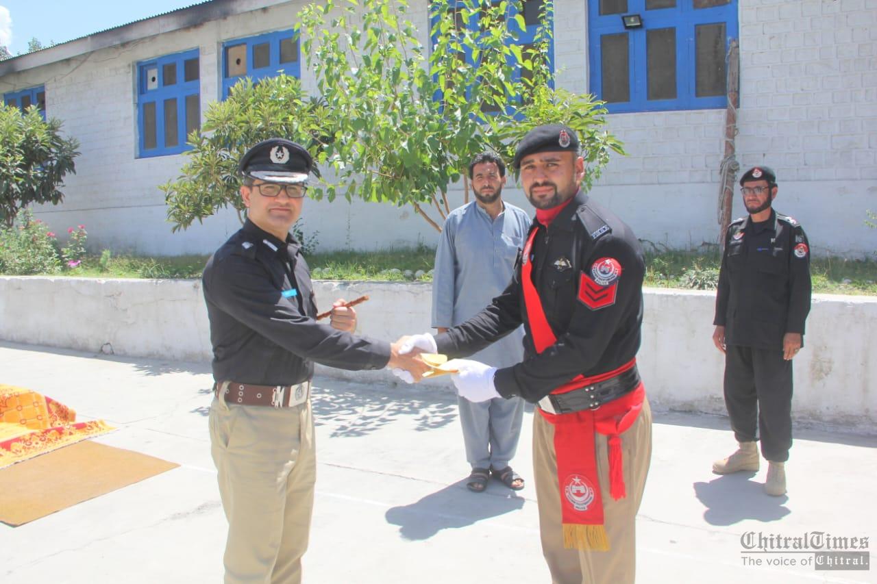 chitraltimes deputy comdt elite force asif iqbal psp visits chitral8