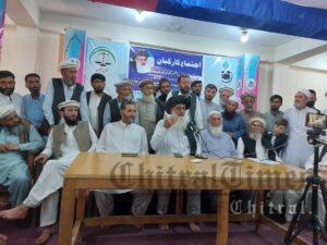 chitraltimes JI kp Amir prof ibrahim addressing press confrence chitral1