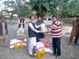 chitraltimes akah chitral distributed food and non food items 2