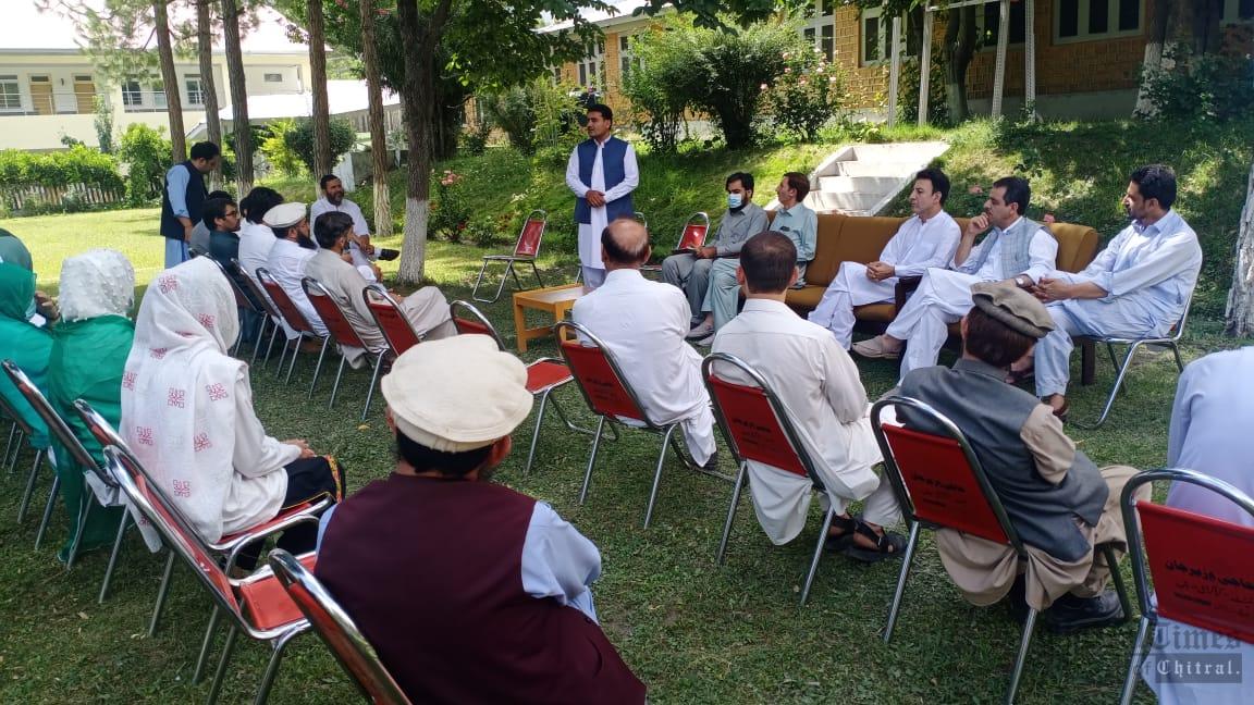 chitraltimes breast feeding month dhq hospital chitral awarness session2