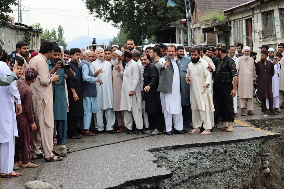 chitraltimes cm kp mahmood khan visit swat flod hit area
